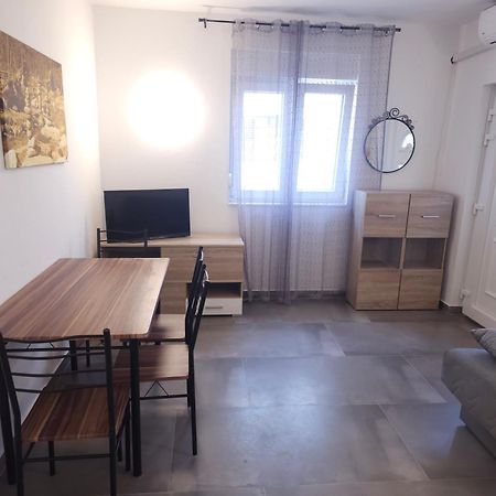 פאז'אנה Apartmani Viktorija חדר תמונה