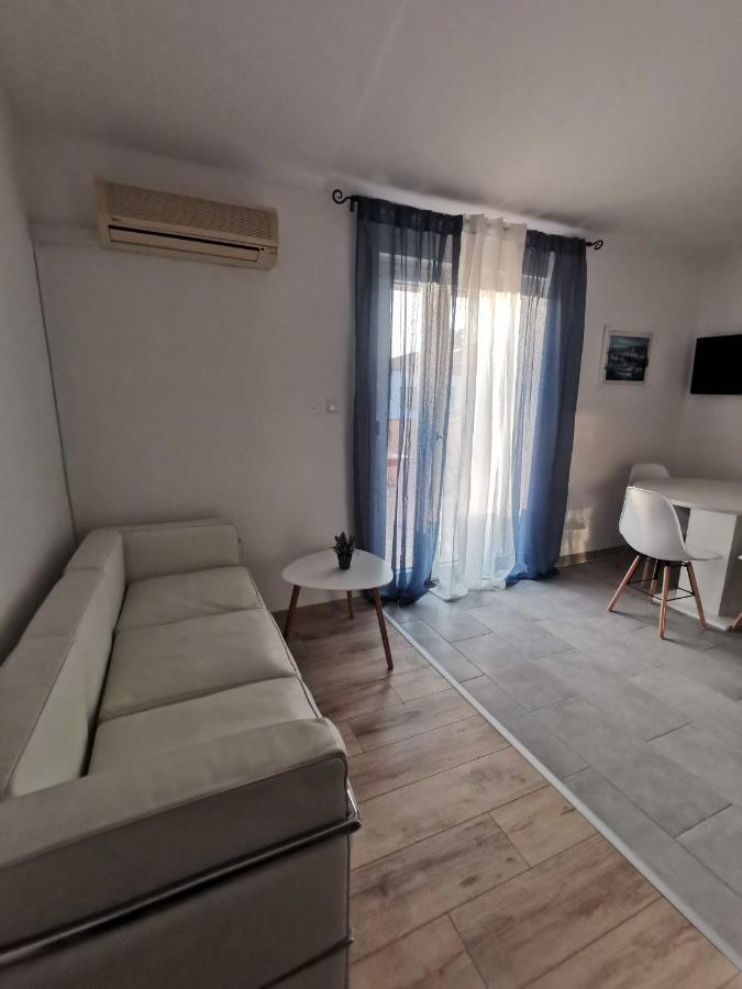פאז'אנה Apartmani Viktorija מראה חיצוני תמונה
