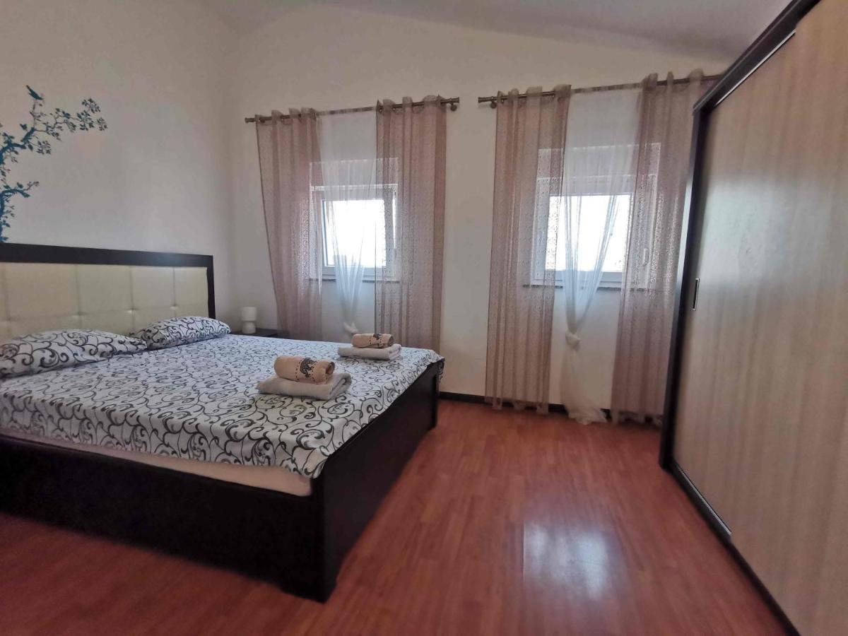 פאז'אנה Apartmani Viktorija מראה חיצוני תמונה