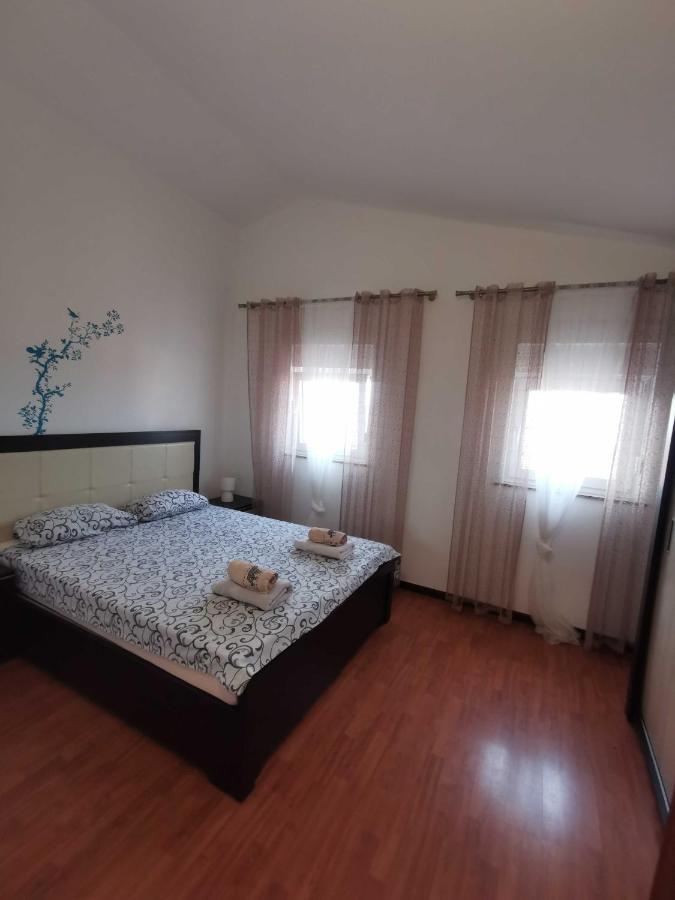 פאז'אנה Apartmani Viktorija מראה חיצוני תמונה