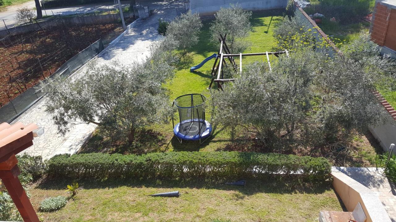 פאז'אנה Apartmani Viktorija מראה חיצוני תמונה