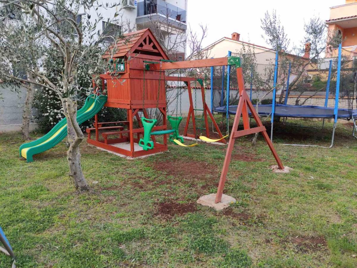 פאז'אנה Apartmani Viktorija מראה חיצוני תמונה