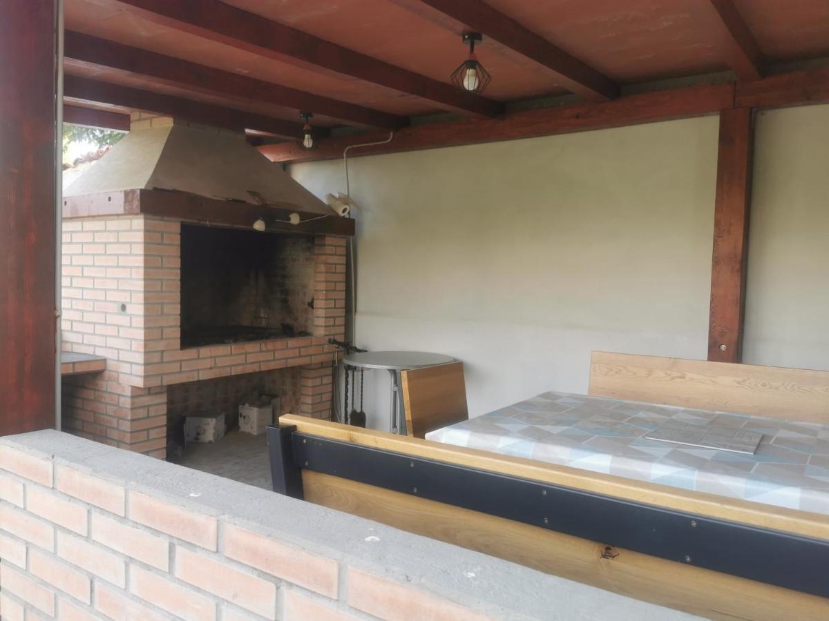פאז'אנה Apartmani Viktorija מראה חיצוני תמונה