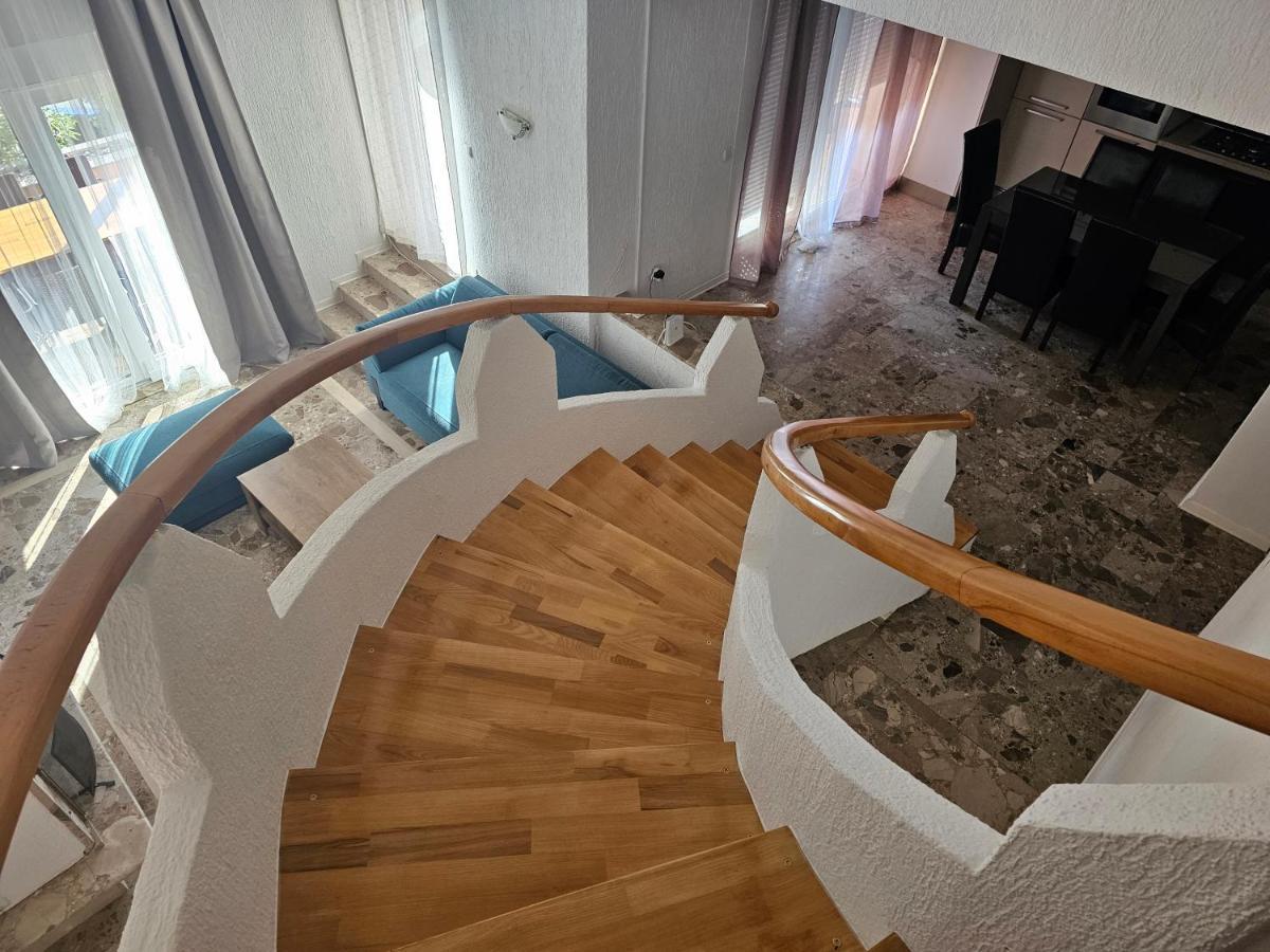 פאז'אנה Apartmani Viktorija מראה חיצוני תמונה
