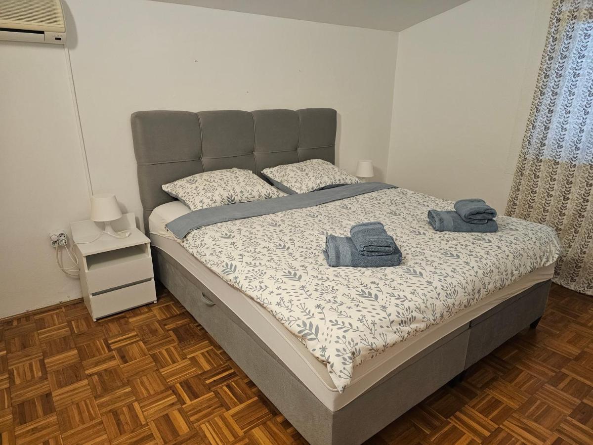 פאז'אנה Apartmani Viktorija מראה חיצוני תמונה