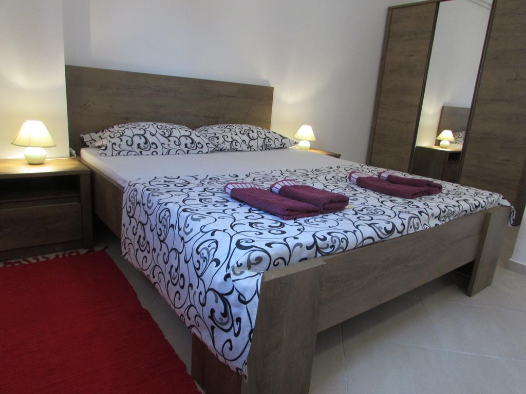 פאז'אנה Apartmani Viktorija מראה חיצוני תמונה