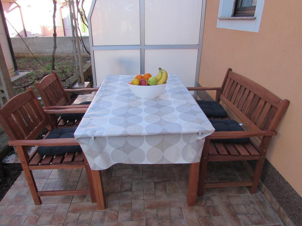 פאז'אנה Apartmani Viktorija מראה חיצוני תמונה