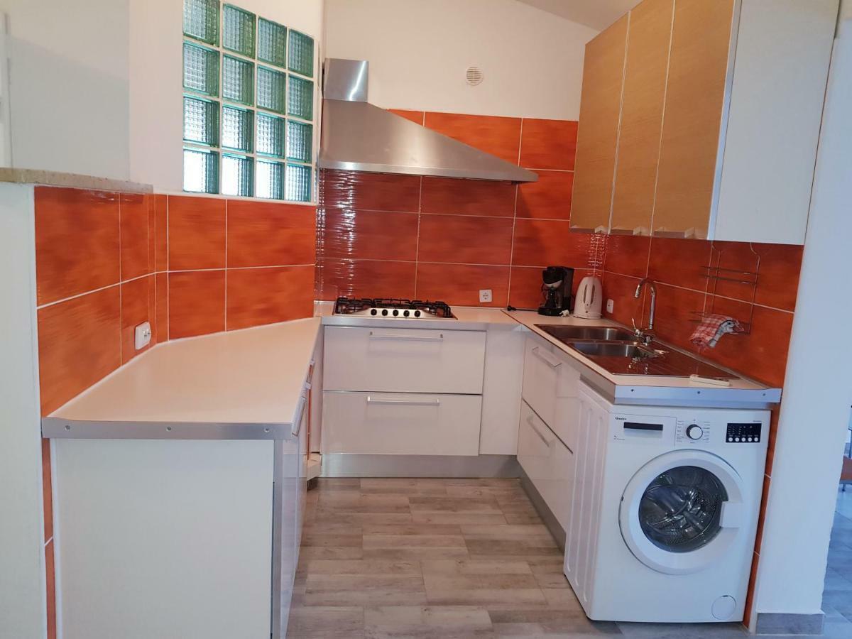 פאז'אנה Apartmani Viktorija מראה חיצוני תמונה