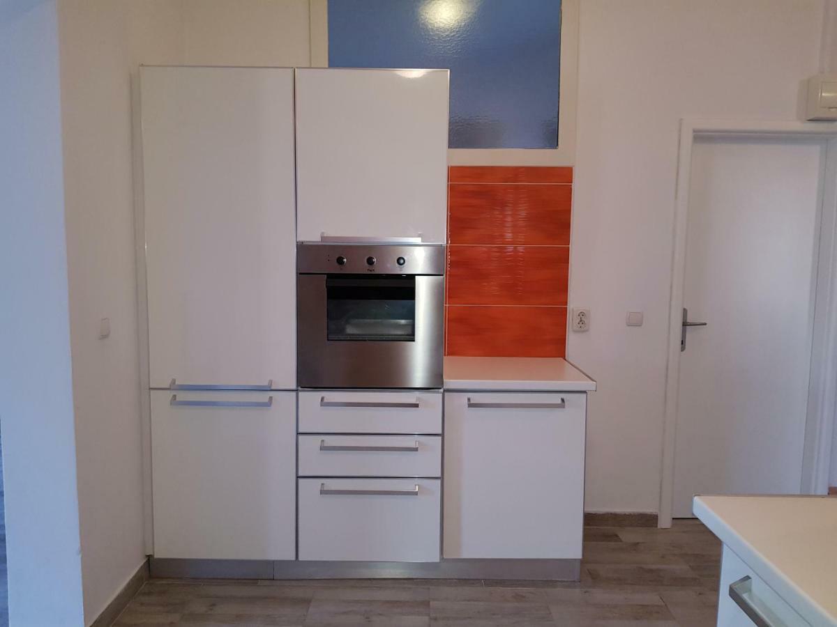 פאז'אנה Apartmani Viktorija מראה חיצוני תמונה